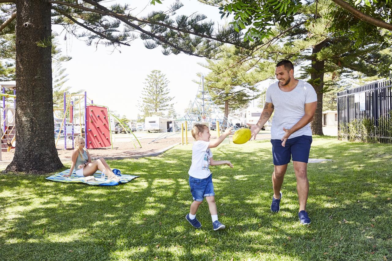 ホテル Nrma Stockton Beach Holiday Park エクステリア 写真